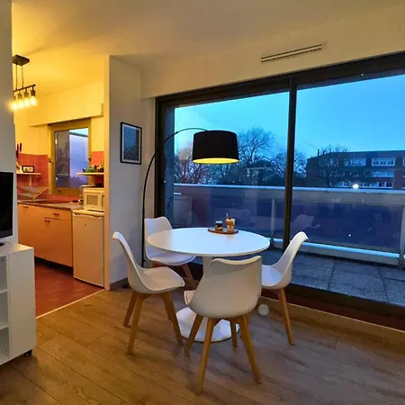 Chez Perrine, Magnifique Face Aux Remparts Apartment *